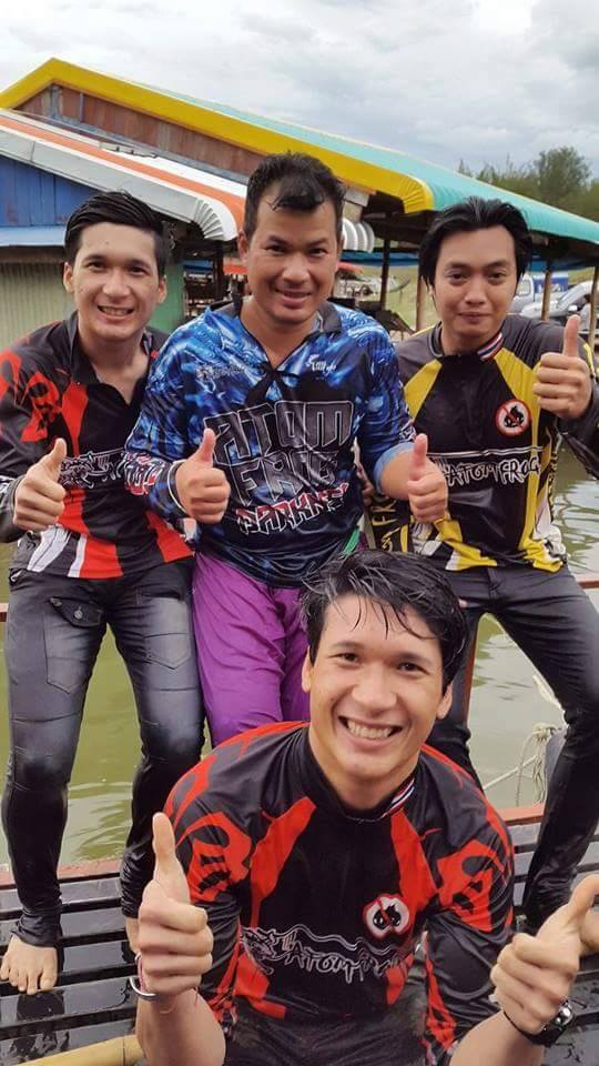 ครอบครัวอะตอมฟร๊อก มีแฝดด้วยนะ :grin: