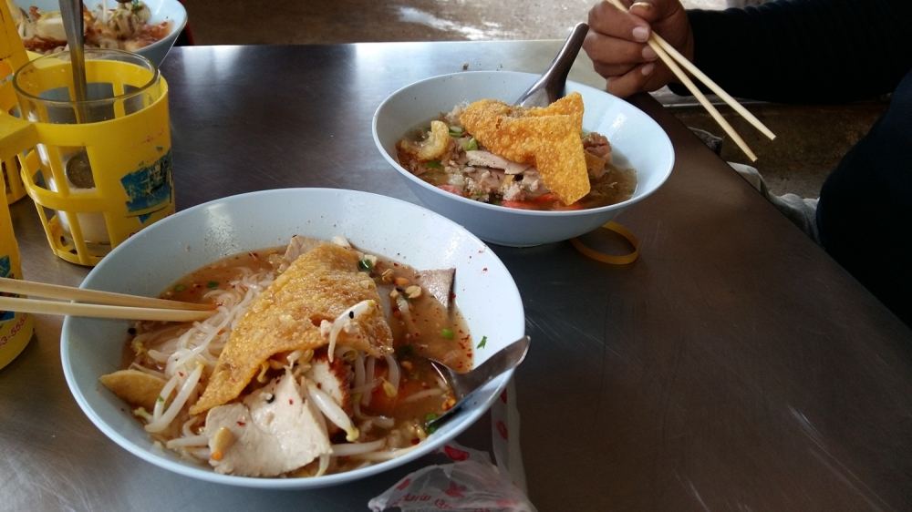ลากันด้วยอาหารเที่ยงนะคับ....ครึ่งวันพอละ..ร้อนสุดๆๆๆๆๆๆปลาหลบลึกหมดคับ