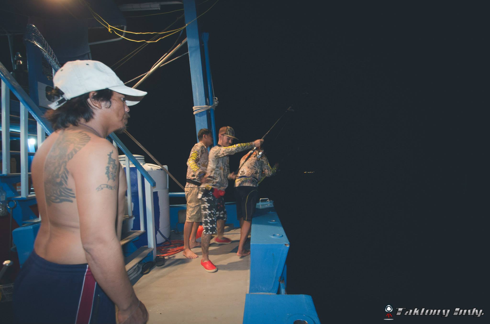 ควมชุลมุนยังคงอยู่ที่ท้ายเรือ :grin: