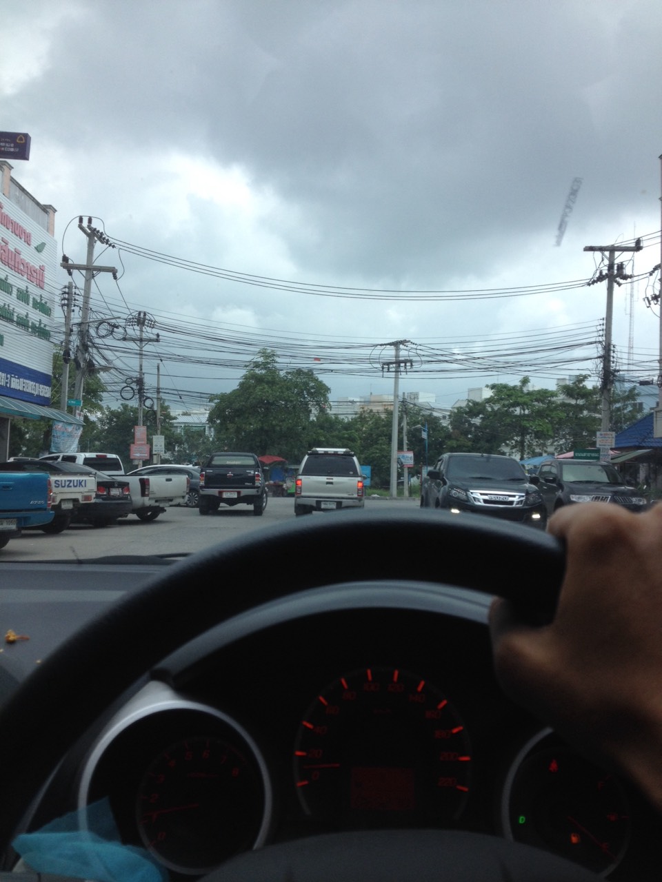 วันนี้ออกสายอีกเช่นเคยครับ.ไปๆๆอย่าเดียวครับ :cheer: :sleeping: