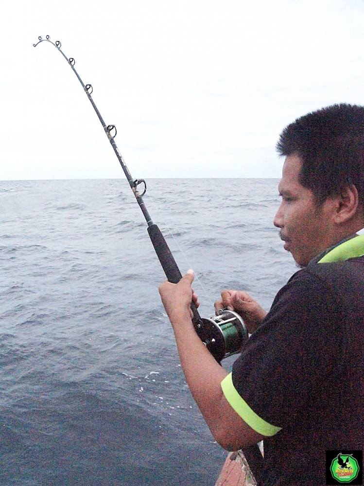  [center]ไปครับไป ไปท้ายเรืออีกแล้ว..[/center]