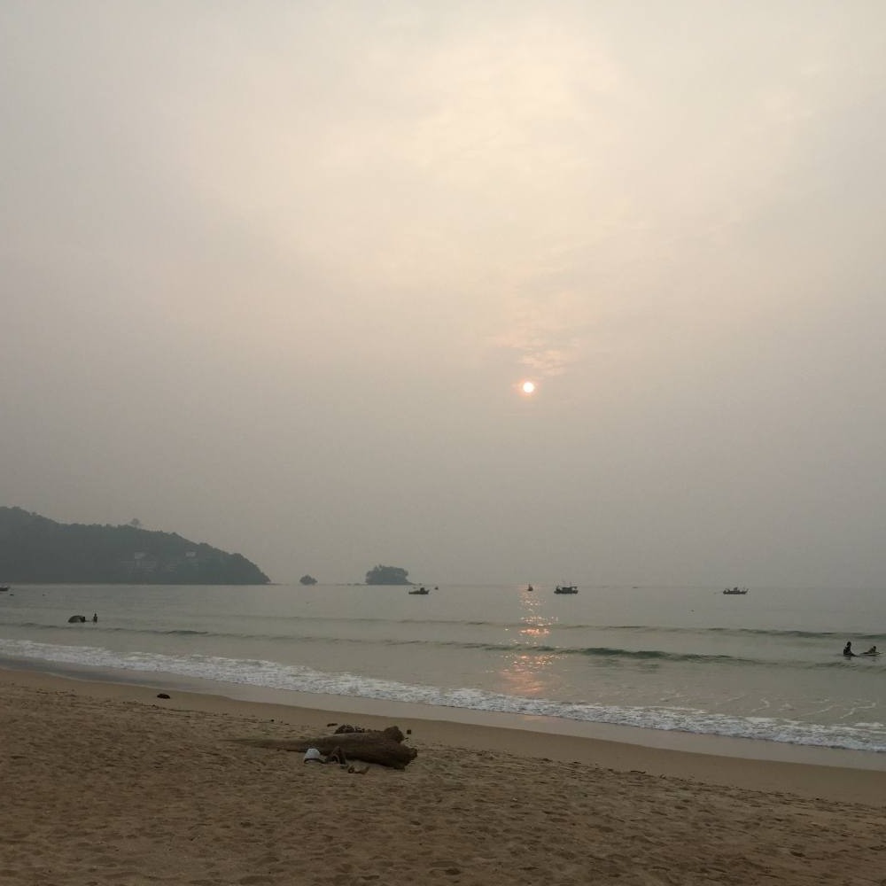 สุดท้ายก้ออยู่ชายหาดทั้งวันเพราะครึ้มเรื่อยๆ