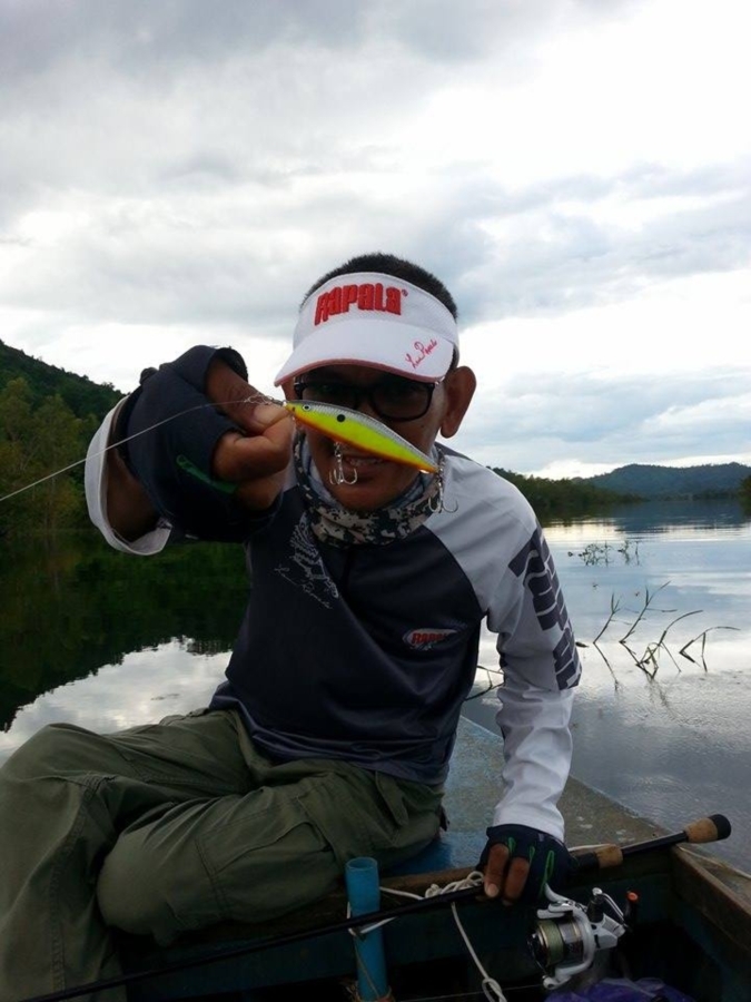  [b]ส่ง RAPALA FLAT RAP FLR8 ลงไปสำรวจหน่อย[/b]
 :grin: :grin: :grin: :grin: :grin: :grin: :grin: :