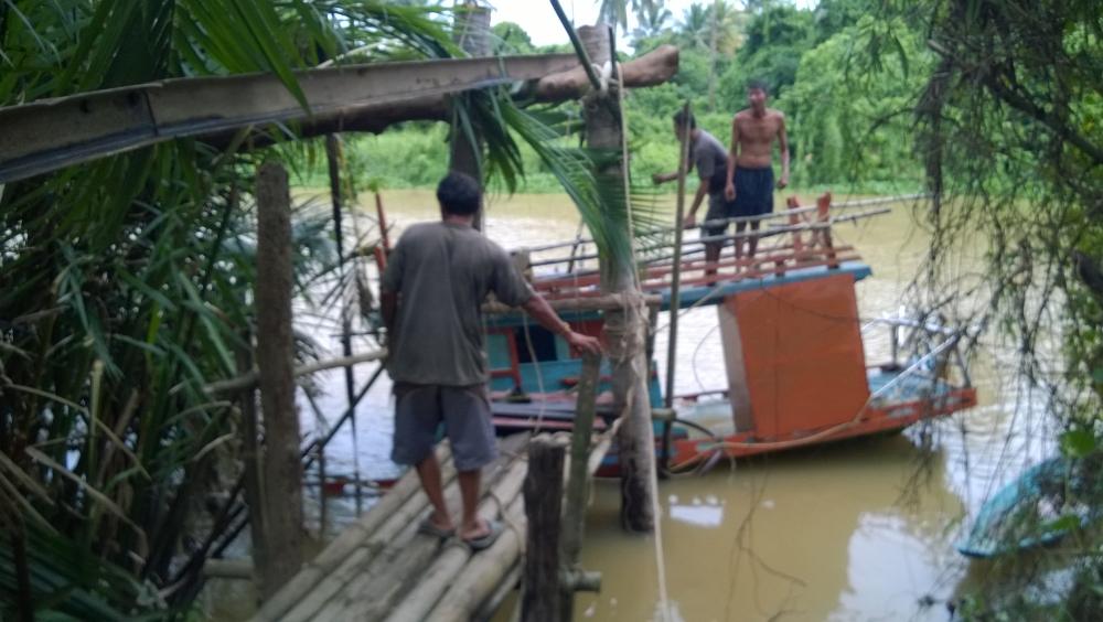 สำเร็จแล้วครับที่เหลือก็คือต้องดูดน้ำในเรือออกให้หมด