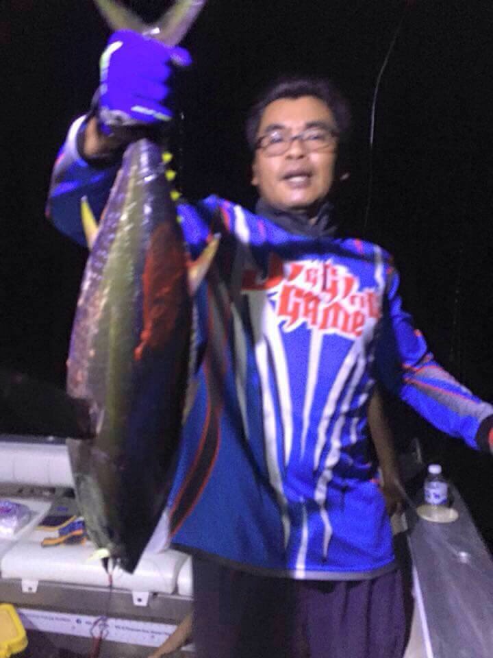 กลางคืนโดนฝูง YELLOWFIN TUNA  แว้นๆๆๆ ถล่ม ครับสุดมัน :laughing: :laughing: