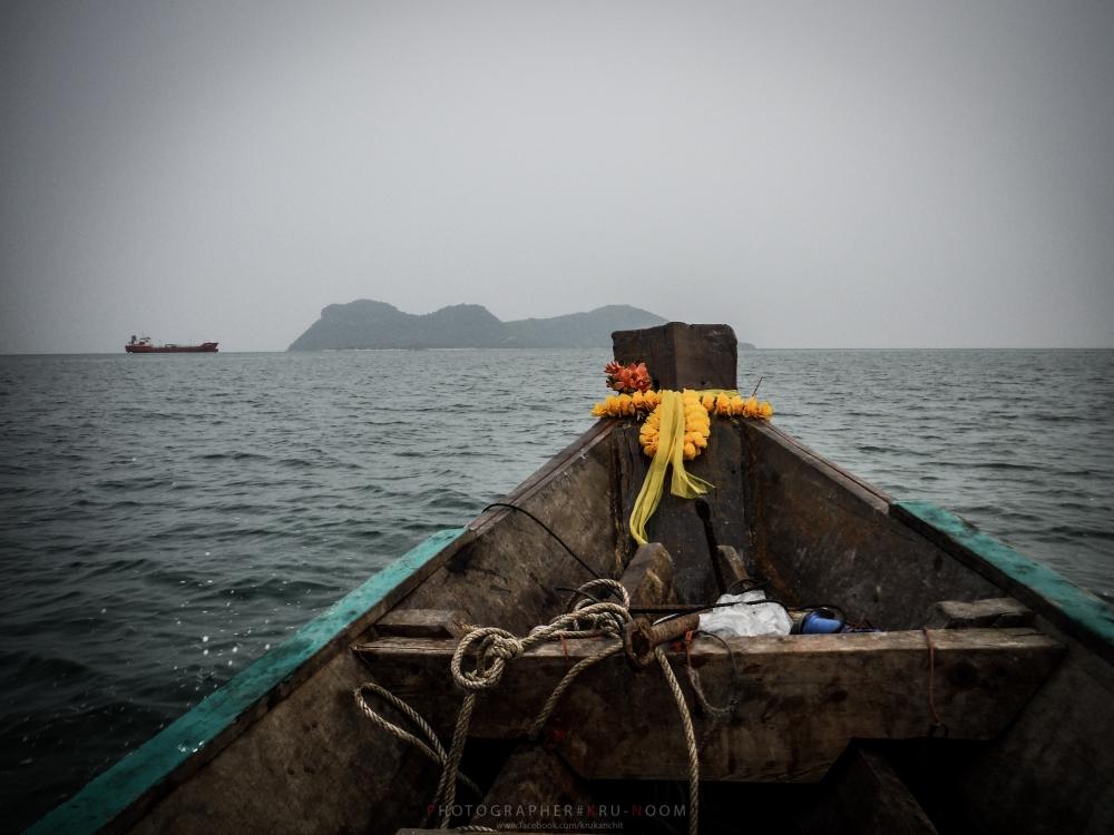  [center] [b]เลยเกาะ ริกัน ก็เป็น เกาะนกตะเภา หรือเกาะนกเภา ครับ เกาะนี้มีผู้คนอาศัยพอสมควร มีโรงเรี