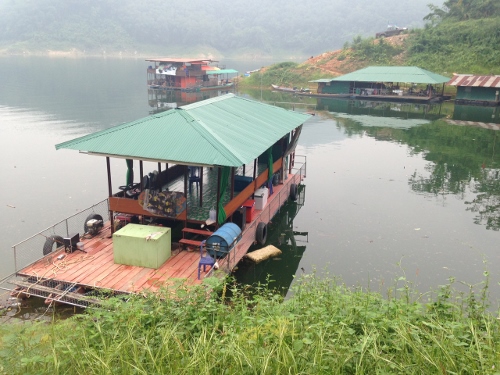 เยือนป่าบาลา-ฮาลากับแพแสงอรุณ