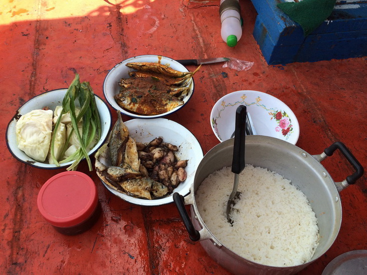 อาหารง่ายๆบนเรือ แต่อร่อยสุดๆครับ