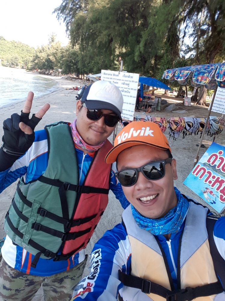 เรามาพายเรือกันที่หาดนางรำซึ่งเป็นชายหาดที่ท่องเที่ยวของแสมสารและเป็นหมายตกปลาประจำของพวกเรา ทริปนี้