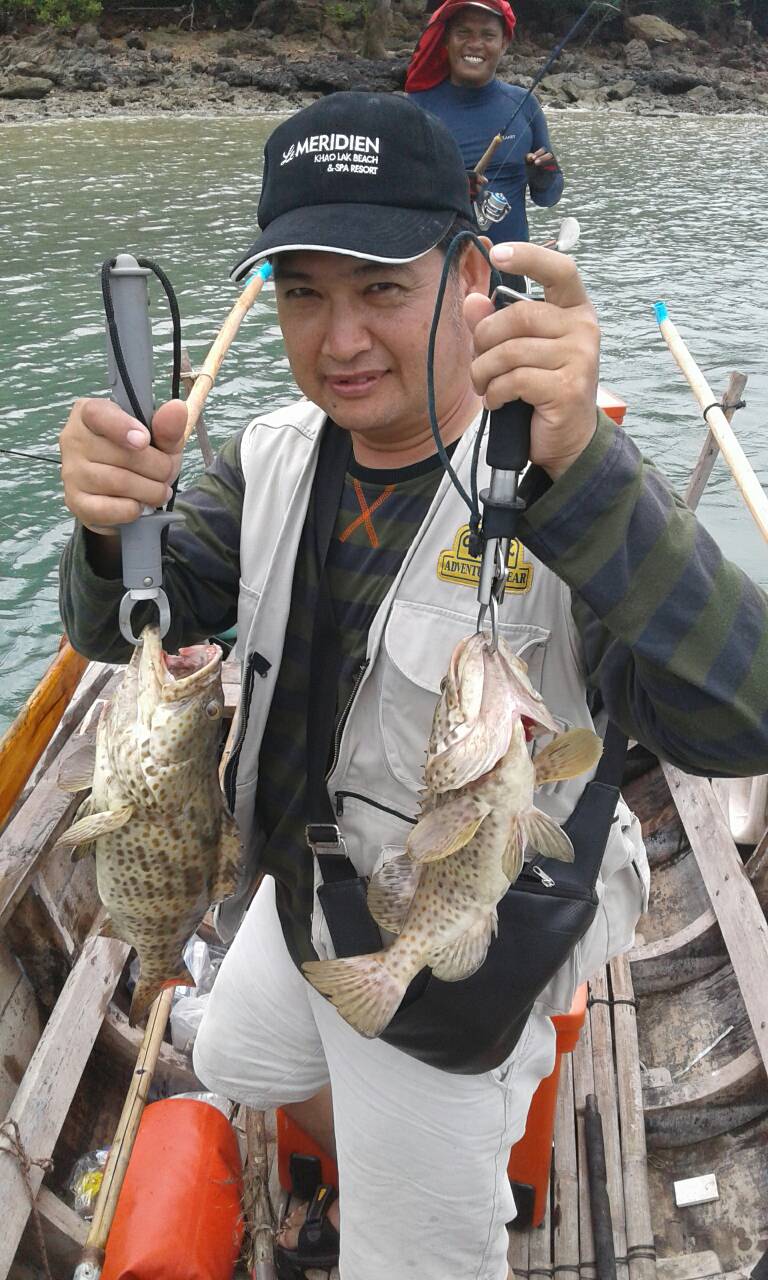 เชฟเกษม เชฟใหญ่แห่ง โรงแรมภูแมนเขาหลัก ร่วมออกศึกษาวิธีการใช้เหยื่อปลอม โดยมีความรักในการตกปลาเป็นเด