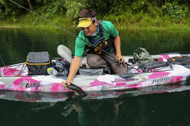  [center] [b] 
Pop ก็โดนนะ

Kayak: Feelfree Lure 11.5

Rod: Geecrack Double Dutch Dusty Mirror 