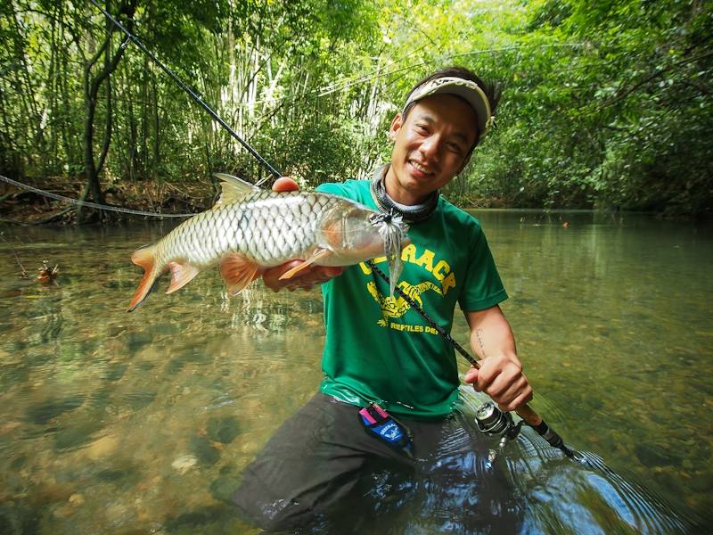  [center] [b] 
หางพริ้วๆ บวกพู่ยางง

Rod: Geecrack Double Dutch Catwalk 70UL 2-8lbs 


Lure: G