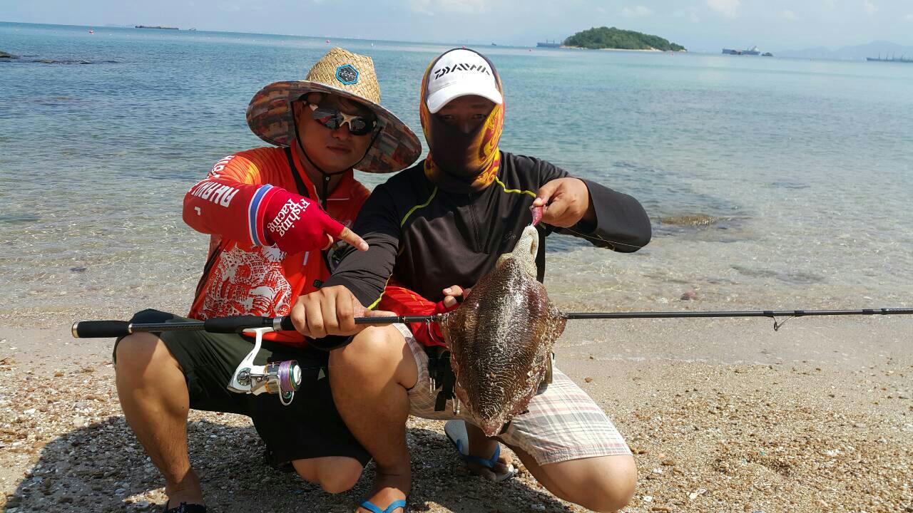 มาถ่ายรุปคู่กันก่อนครับ ทุกคนต่างมีความสุขกับผลงานที่ได้มา ตามหาซะตั้งนาน