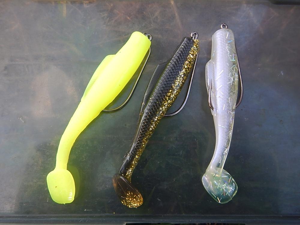 
 [center]ลองเปลี่ยนมาเล่นแบบนี้บ้าง  
[b]Z-Man MinnowZ  3"[/b][/center]

