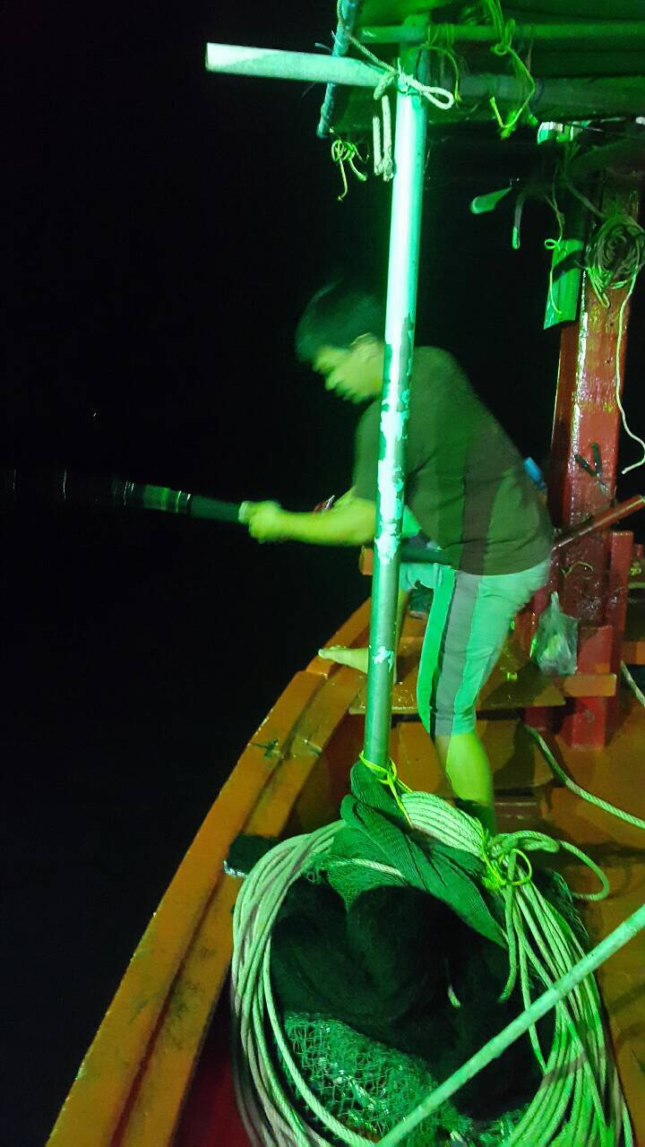    ไม่นานหัวเรือก็มีเสียงโวยวายอีกครั้งครับ คราวนี้กินคู่2คันเลย
ทั้งของน้าโอมและน้าเอ็ม