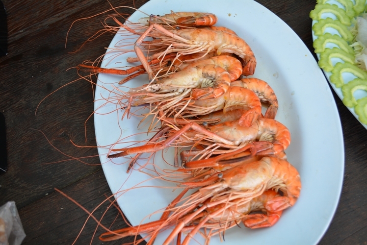 กุ้งแม่น้ำเผาตัวโต 