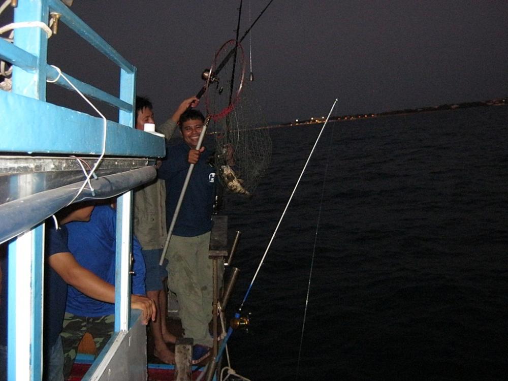 หลังเรือน้าหวันดึงเก๋าขึ้นมาอีกตัว :umh: :umh: :umh: