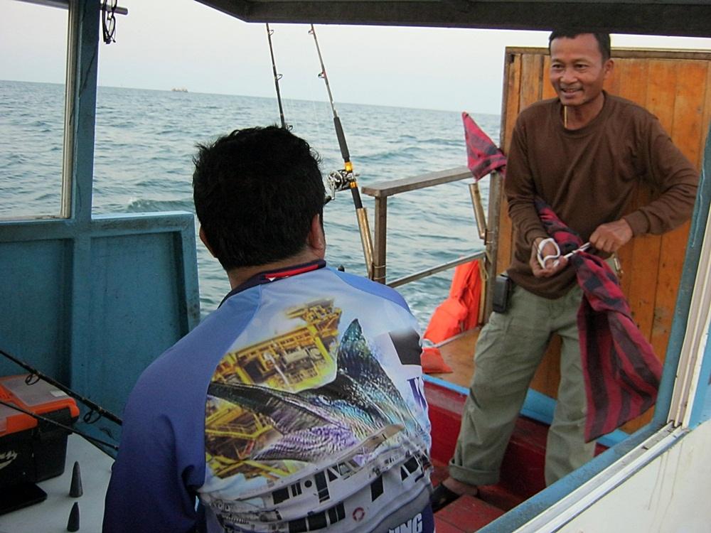 ระหว่างเรือวิ่งเข้าหมาย ประกอบอุปกรณ์ให้พร้อม   :cheer: :cheer: :cheer: