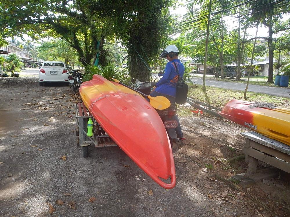 
 [center]ทันใดนั้น ก็รีบพากลับ ยกเรือเก็บ วิ่งมาที่บ้านผมทันที 
งานนี้เราจะลงทะเลใกล้ๆบ้านกันคับ 