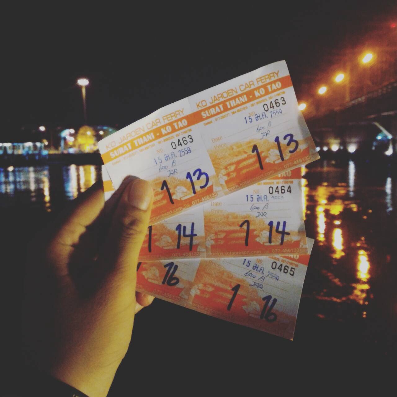 ตั๋วพร้อมแล้วคาฟ. เรือออก สามทุ่มครึ่ง.  เรือใหญ่สบายคับติดแอร์พร้อม. (ฝรั่งเพียบ)  :laughing: :laug