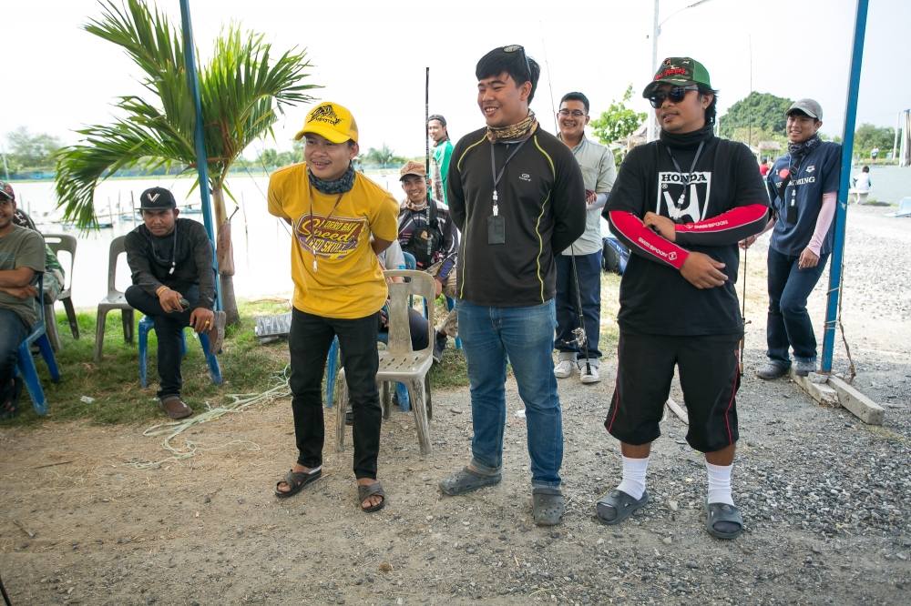  [center]เหลือรางวัลใหญ่ 3 รางวัล[/center]