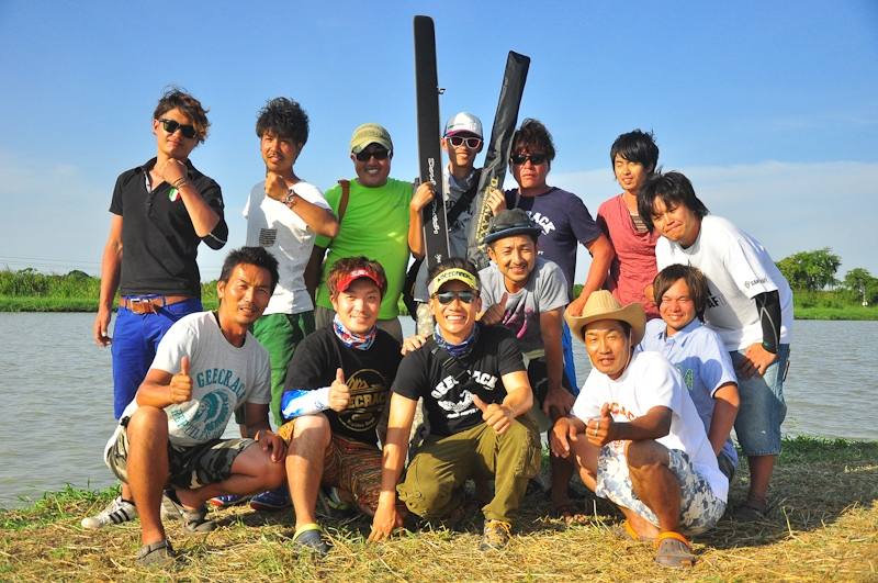  [center] [b]


ถ่ายรูปหมู่กันหน่อยครับกับทีม Geecrack 

ทางบริษัท Mahseer Tackle  ขอแสดงความยิ