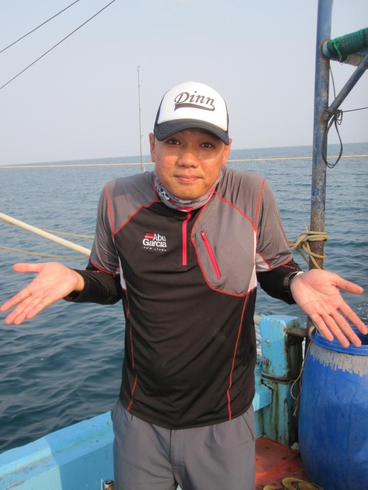 ท่าทางเหมือนจะบอก คนมันเฮงเสียใจด้วยจริงๆ