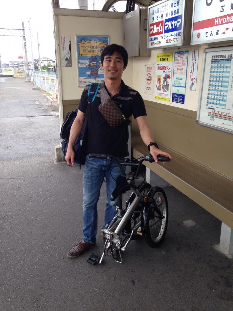 วันต่อมาเดินกันไม่ไหว เดินไปเจอร้านจักรยานมือสองราคาถูกคันที่ผมซื้อมาแต่7000เยนครับ ชุดเกียชิมาโน่ทั