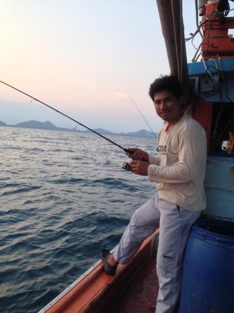ส่วนน้าดอน ตลิ่งชัน ยึดกลางลำเรือเป็นที่ตั้งฐาน :laughing: :cheer: