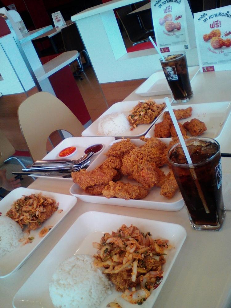 เชิญน้ามากินด้วยกัลครับ. พักก่อนครับ ค้อยลุยต่อ