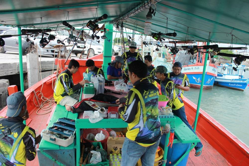 มาลงเรือไปกับพวกผมกันคับ