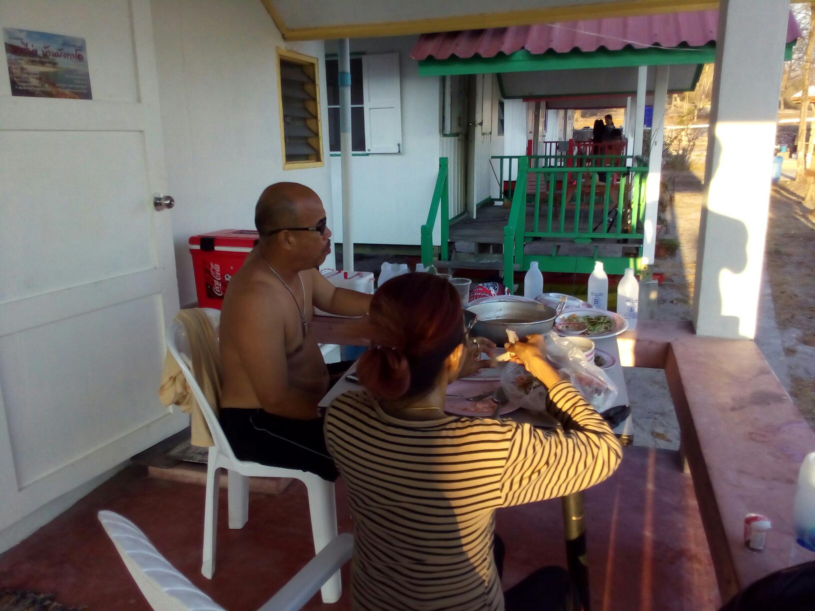 พี่ลำใยกับแฟนคับ น่ารักครับ :love: