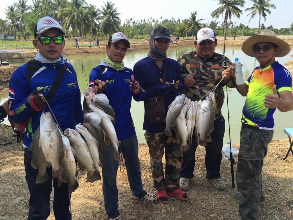 ขอรากันไปที่ภาพนี้นะครับและขอขอบคุณสหายทุกๆท่าน ที่มาร่วมสนุกกันครับผม :cheer: :cheer: :cheer:และทริ