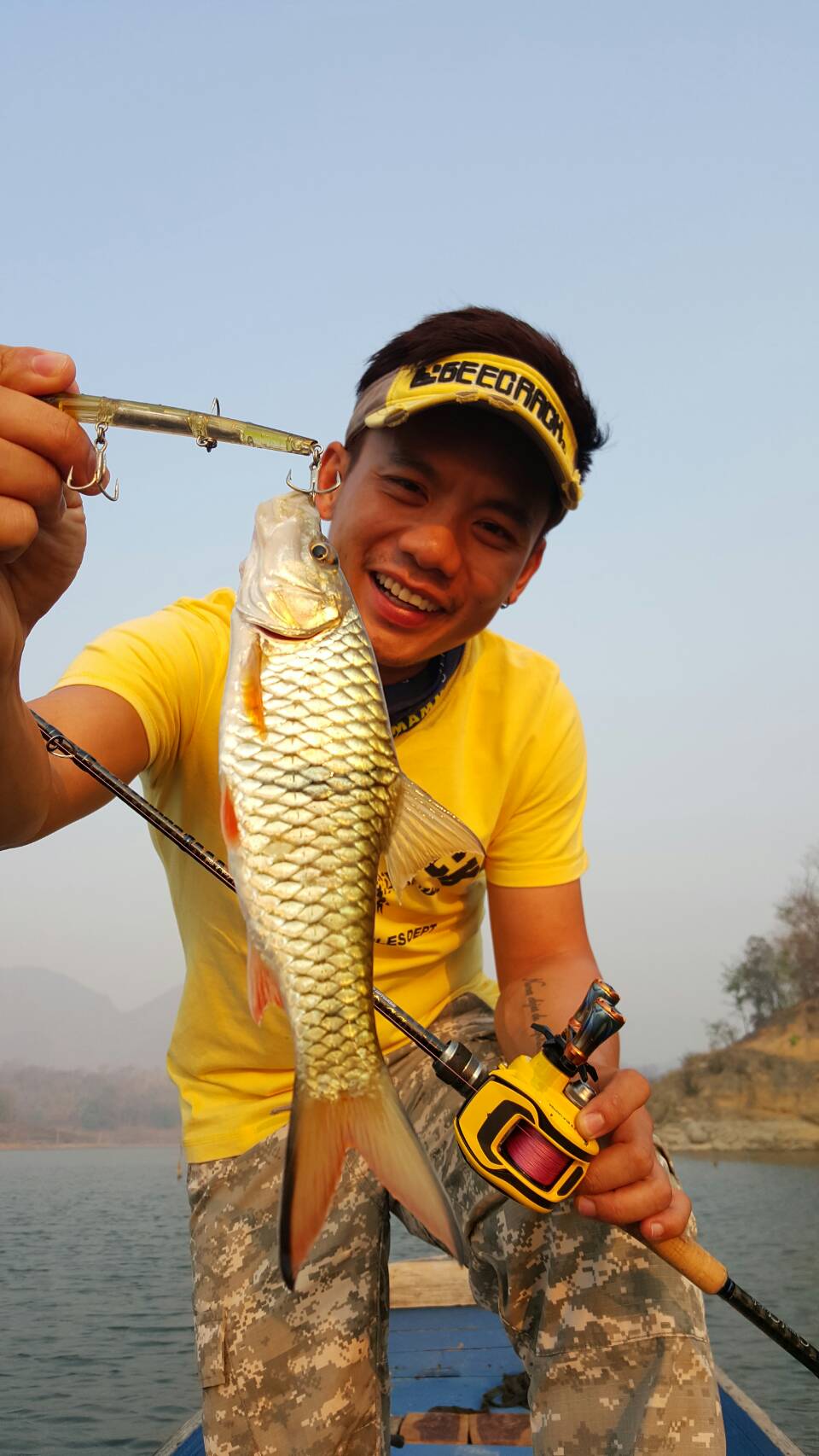  [b]
Lure: Geecrack Mohican Johnny 90mm. 
Rod: Geecrack DD Galaxxy Camel Clutch 67MH 8-18lb
[/b]