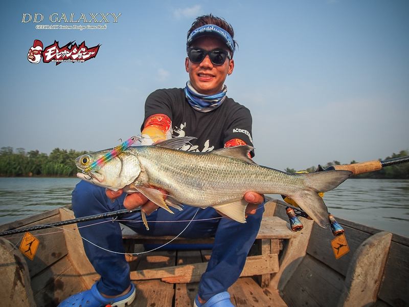  [center]
 [b]
Lure: Geecrack Mohican Johnny 90mm. 
Rod: Geecrack DD Galaxxy Camel Clutch 67MH 8-