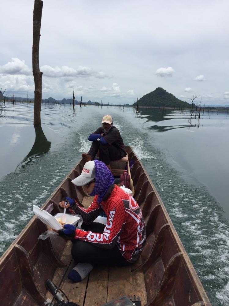 กองทัพต้องเดินด้วยท้องครับขอพักเติมพลังก่อนครับ