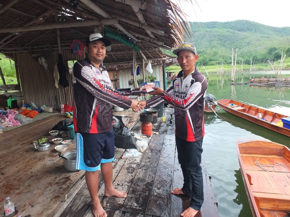  [center]ผู้ชนะของทริปนี้ปลาชะโด 2.3 kg ปลากระสูบ 1.6 kg ยินดีกับ น้าวัตรและไต๋ยุทธ ด้วยครับ[/center