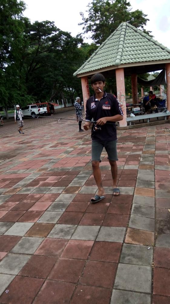 ไม่รีบครับไม่รีบ