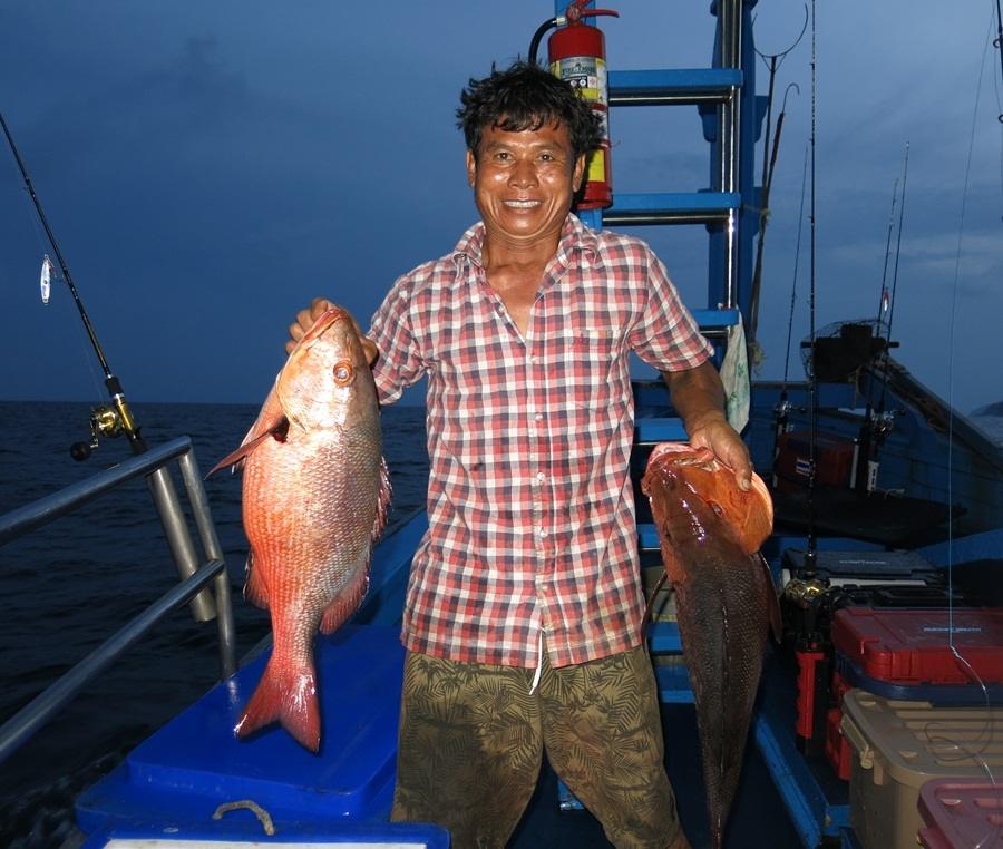 พี่ชาติกับปลาแดงหลี ปลาหากินหน้าดินอยู่ในตระกูลแดงเขี้ยวส่วนมากจะกินเบ็ดหน้าดินตกเหยือสดแต่รอบนี้กัด