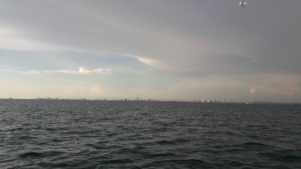 แนวหาดพัทยา ถ่ายไปเรื่อย