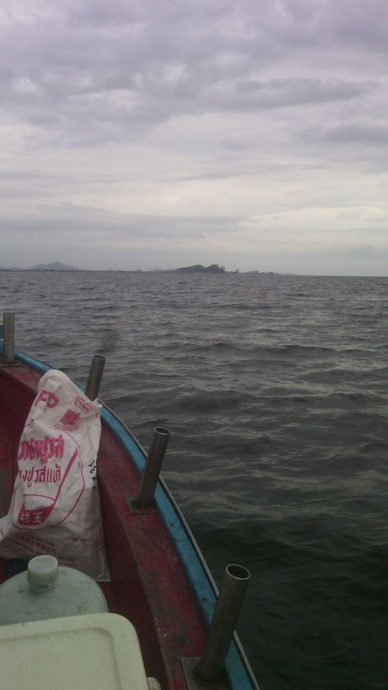 มุ่งหน้าสู่ท่าเรือ ปากคลองโรงนาค พาเรือไปจอดเข้าที่