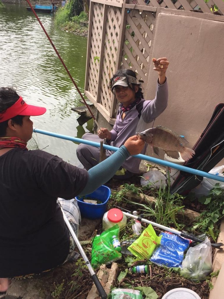 น้าพจน์ ร้านเบ็ด สตางค์ ถนนปทุมสายใน มาม่วนด้วย ชิงหลิวขั้นเทพิรายนี้