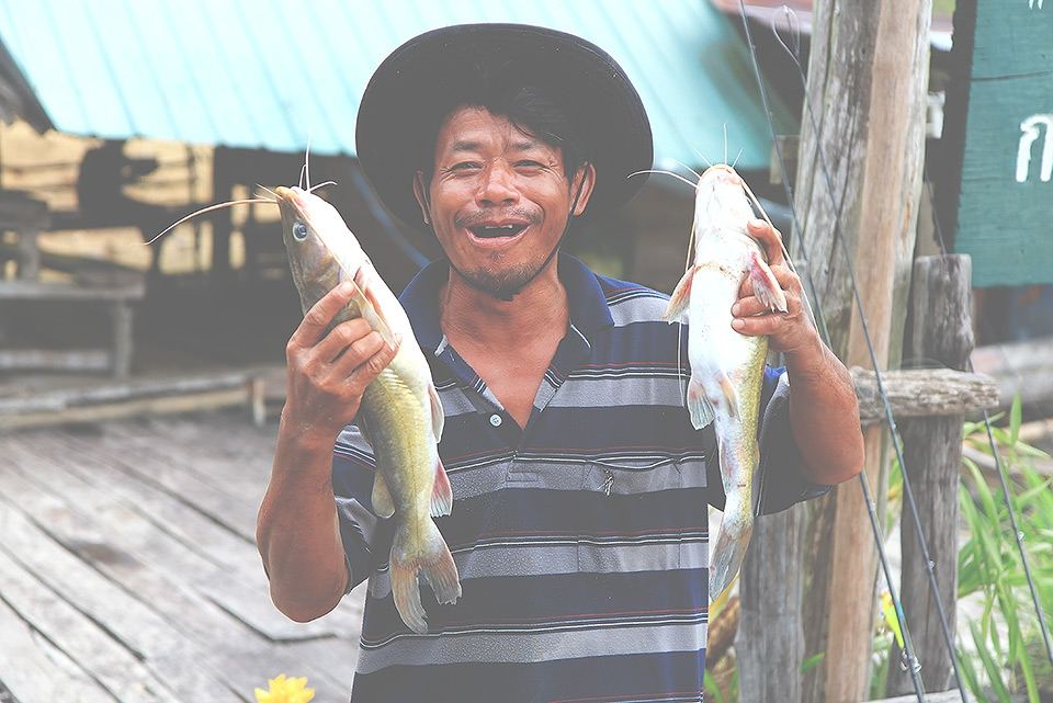 โดยเฉพาะ ไต๋ คนนี้ที่เรียกเสียงหัวเราะได้ตลอดที่เห็นหน้าและพูดถึงวีรกรรมของเขา :laughing: :laughing: