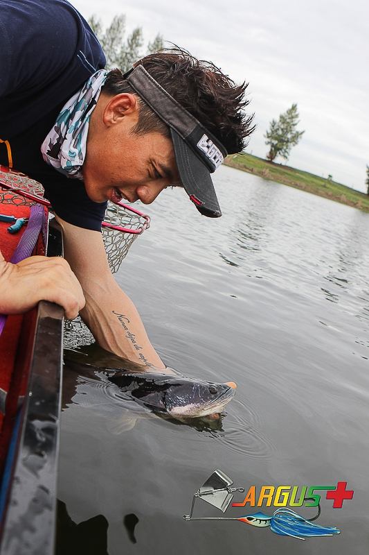  [center][b] 

Catch and Release

Boat: Souther Jw-12

Rod: Geecrack Double Dutch Dusty Mirror