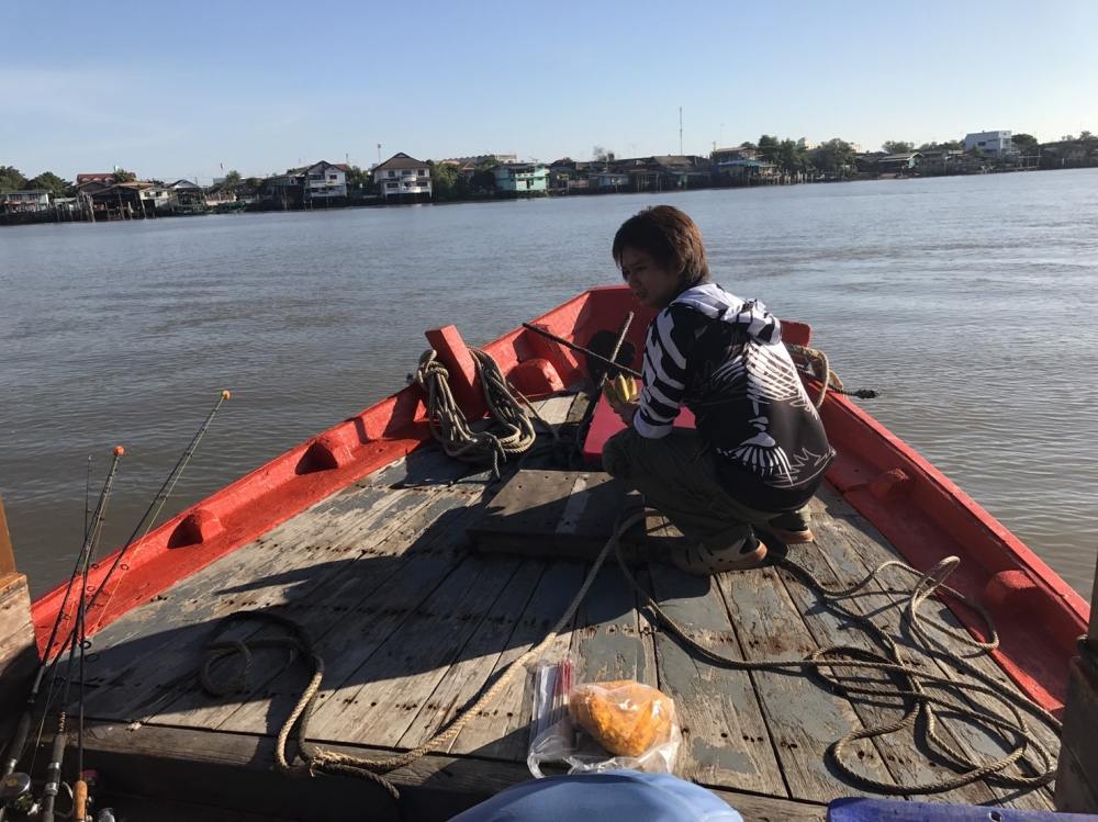 เรือออกจากท่าก็ใหว้แม่ย่านางกันตามเชื่อครับ เพื่อความสบายใจกันครับ :prost: :prost: :prost: