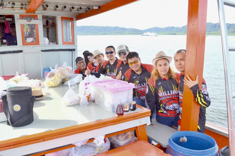 ทีม Million Fishing Club พร้อม ลุยกันเลย 