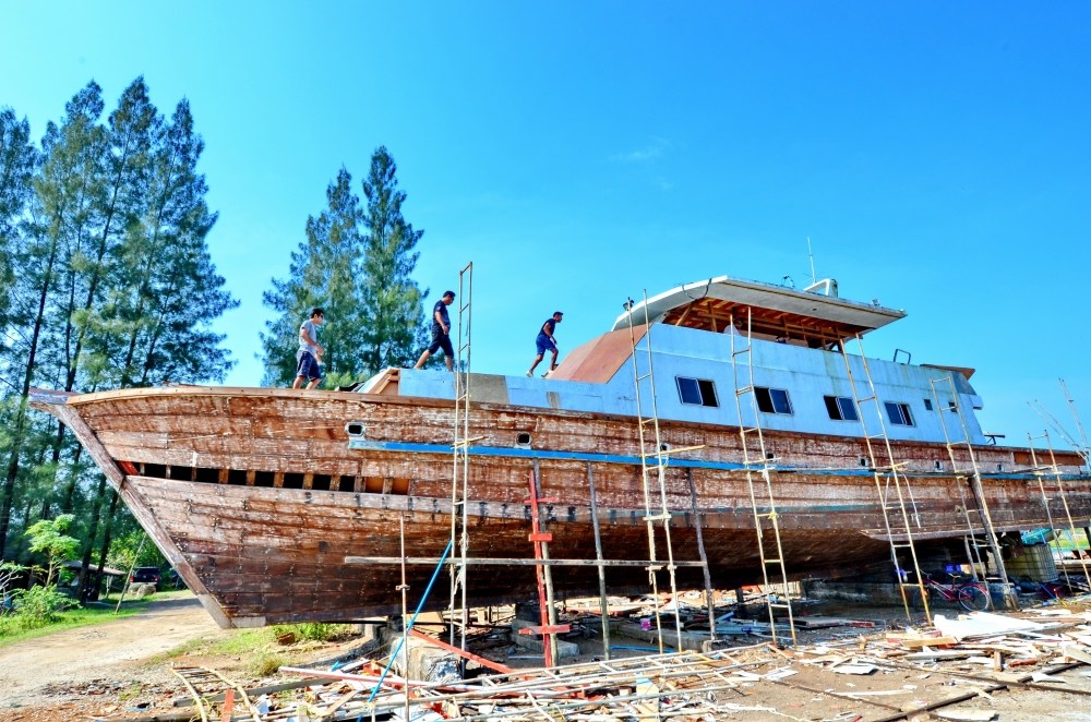 ไต๋พาสำรวจเรือ และขอความเห็นในการเพิ่มขีดความสามารถในการให้บริการแก่ลูกค้า และการออกแบบที่เก็บของในห