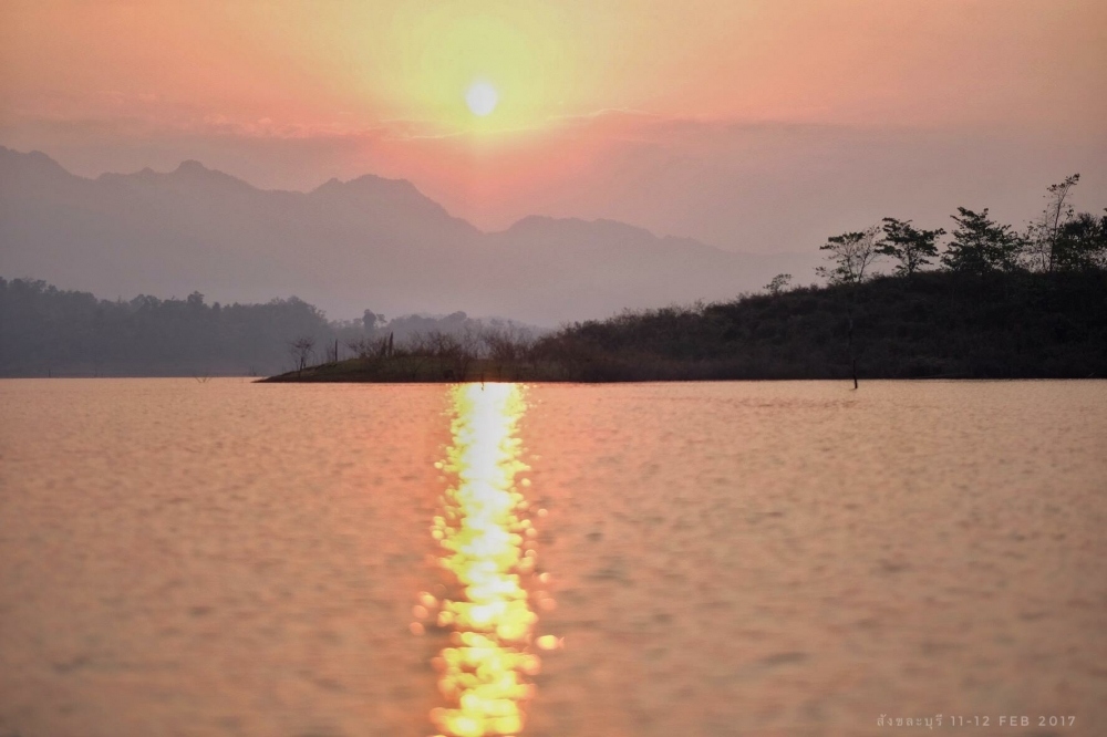 ถึงแพที่พัก โทรนัดใต๋เรือมารัป ประมาณ ตีสาม เข้าที่พักจัดแจง เก็บสัมภาระ และทำการพักผ่อน เพื่อรอเวลา