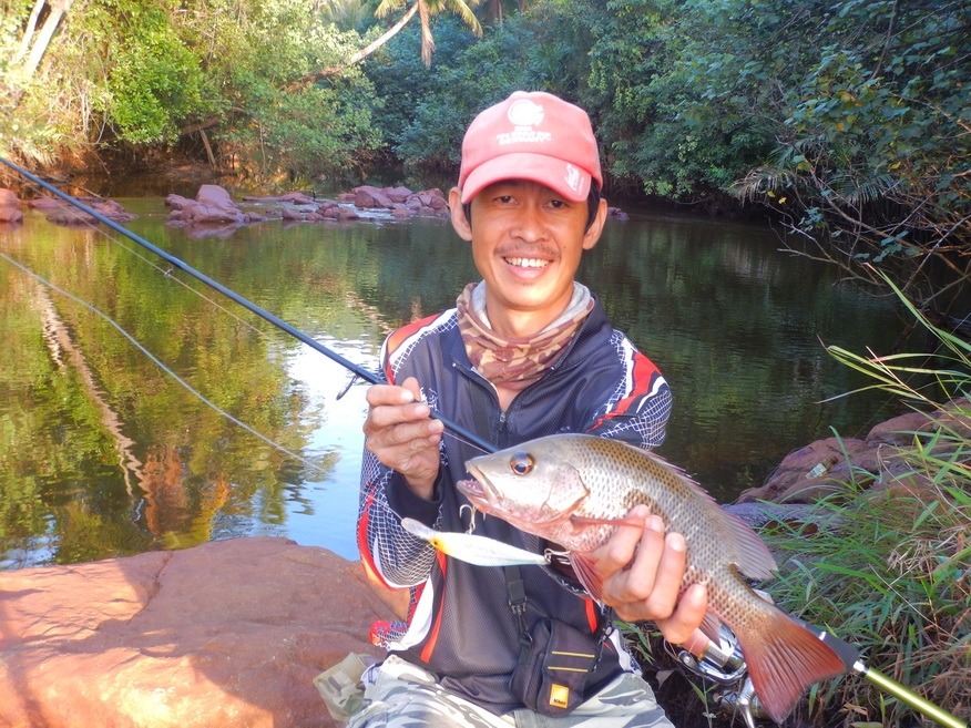 ผลงานจาก Rapala shadow rap shad deep 9 ครับ  :smile: :smile: :smile:
คันเบ็ด Rapala koivu 12-20lb M