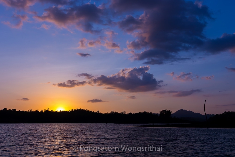 18.36 น. ถึงได้เวลากลับแพพักกันครับ